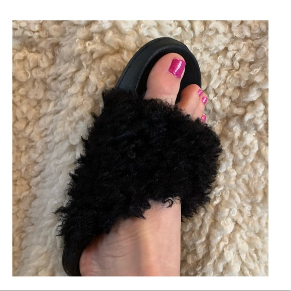 🎉SALE🎉 fluffy fuzzy slippers super comfortable - Picture 3 of 8